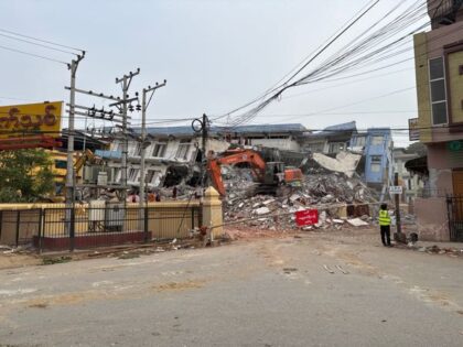 Budovy v Mandalay poškozené zemětřesením.