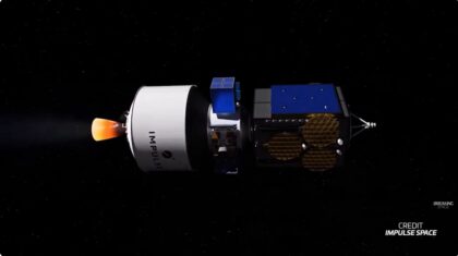 Sestava stupně Helios s nově představeným lunárním landerem od společnosti Impulse Space