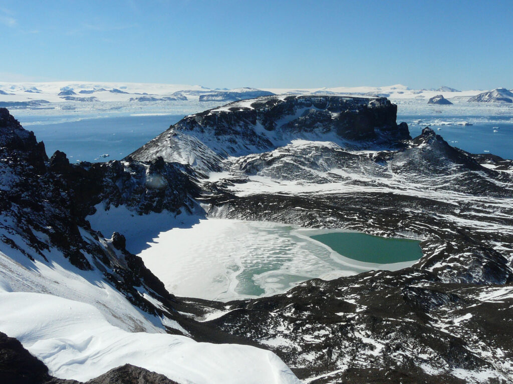 Jezero v Antarktidě.