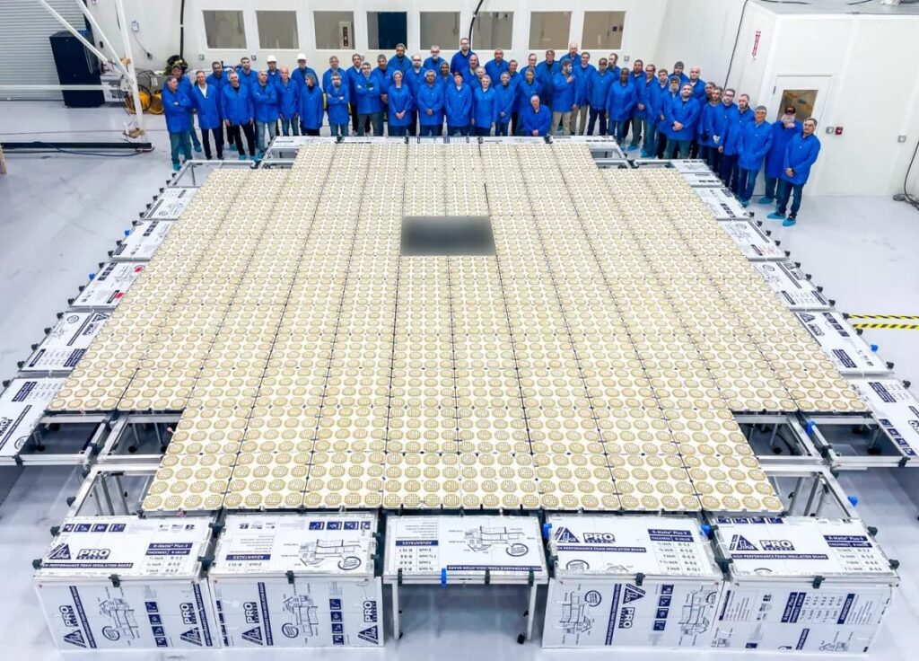 Anténa družice BlueBird 6