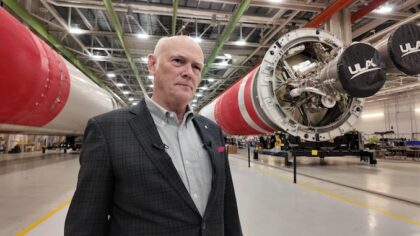 Torry Bruno před raketami Vulcan