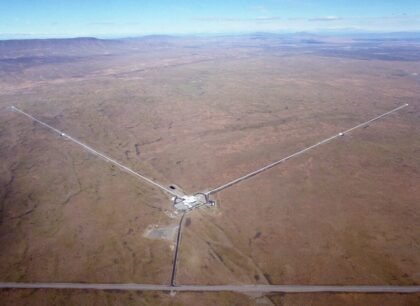 Detektor LIGO v lokalitě Hanford ve státě Washington. 