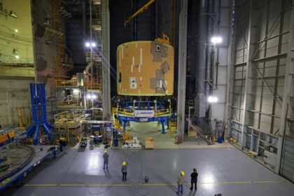 Intertank byl vložen do integrační buňky D 21. října 2025