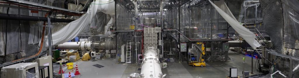 Japonský detektor gravitačních vln KAGRA. 