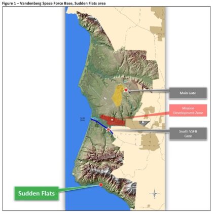 Popis kosmického odpalovacího komplexu 14: Odhadovaná zeměpisná šířka: 34°33’38,3″ severní šířky, odhadovaná zeměpisná délka: 120°34’16,7″ západní délky. Pozemek je nezastavěný a nachází se několik kilometrů od inženýrských sítí a infrastruktury. Po zastavění se stane nejjižnějším kosmickým odpalovacím komplexem na VSFB. Nejbližší překážkou je železnice Union Pacific Railroad ve vzdálenosti přibližně 600 metrů.