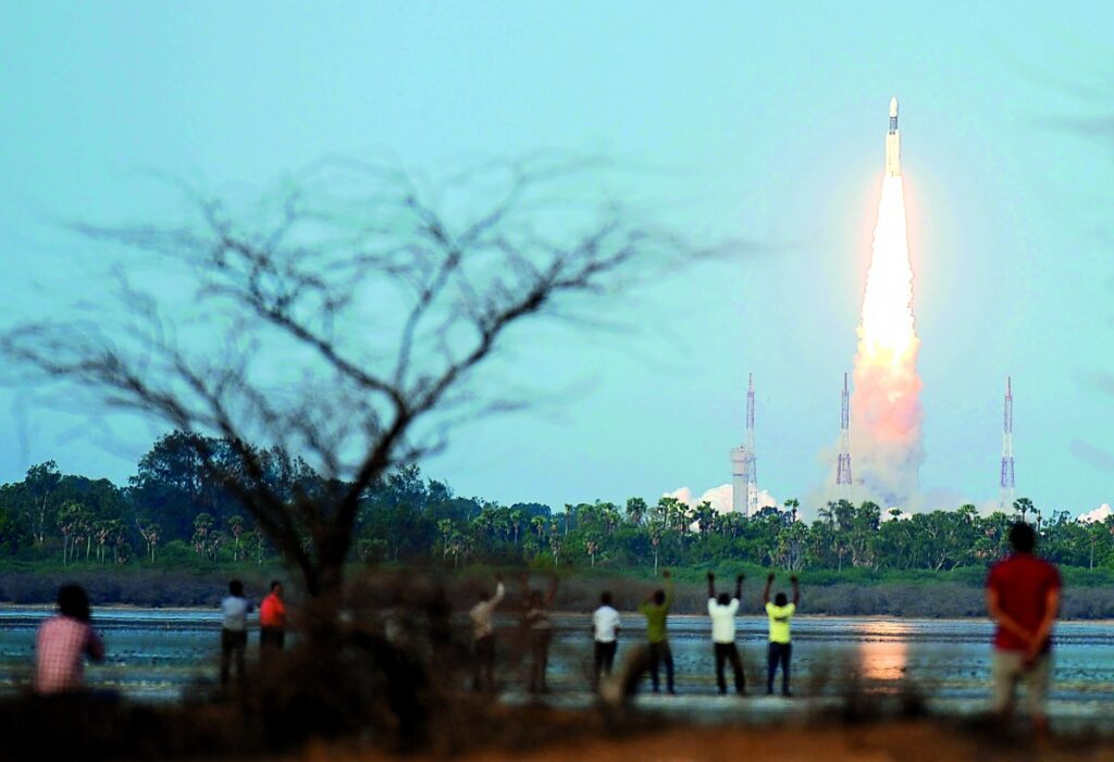 Start komunikační družice GSAT-29 na raketě LVM-3. Foto: ISRO