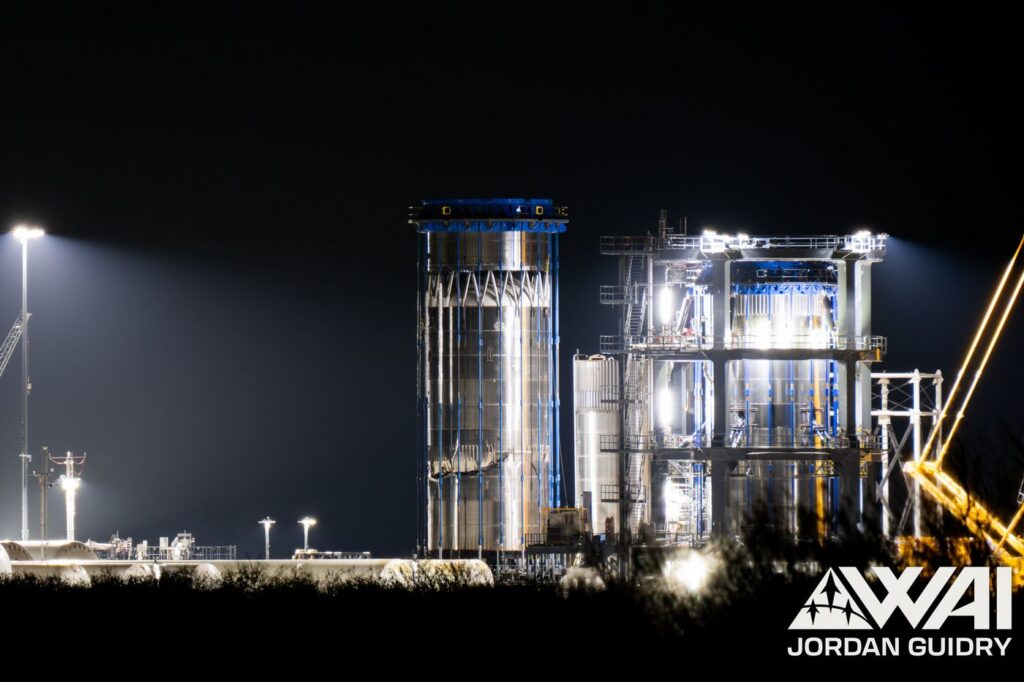 Poškozená nádrž B18.3 po testu na Starbase