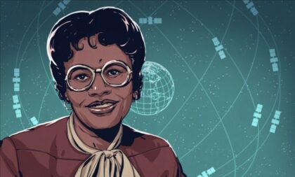 Gladys West na pozadí se svým největším úspěchem, satelitní navigací GPS. 