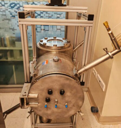 Planetární simulační komora na Univerzitě vědy a technologie krále Abdalláha v Saúdské Arábii.