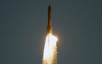 Anomálie na pomocném motoru na tuhé pohonné látky při druhém certifikačním letu rakety Vulcan.