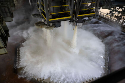 Týmy ze Stennisova střediska dokončily 30. ledna na zkušebním stanovišti Thada Cochrana (B-2) významný milník v oblasti aktivace vodního systému. V rámci tohoto milníku byly otestovány nové chladicí systémy přidané ke stanici pro budoucí sérii testů Green Run horního stupně raket NASA, který by měl letět v rámci mise Artemis IV.