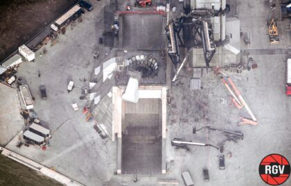 Pohled na příkop pro odvod spalin se startovním stolem