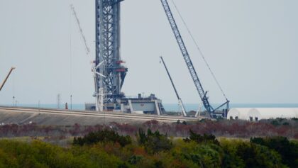 Pohled na stav startovní rampy v komplexu 39A na Floridě k 23. 2. 2026