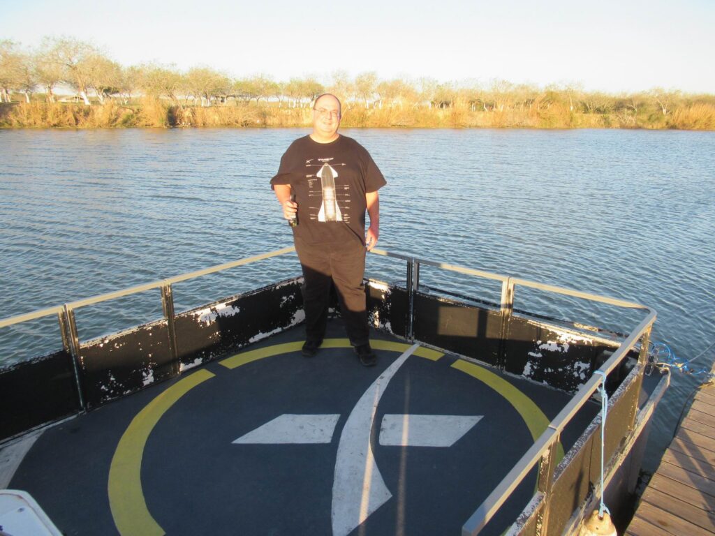 Stylový ranč, stylová loď (autor na Rocket Ranch v roce 2024)