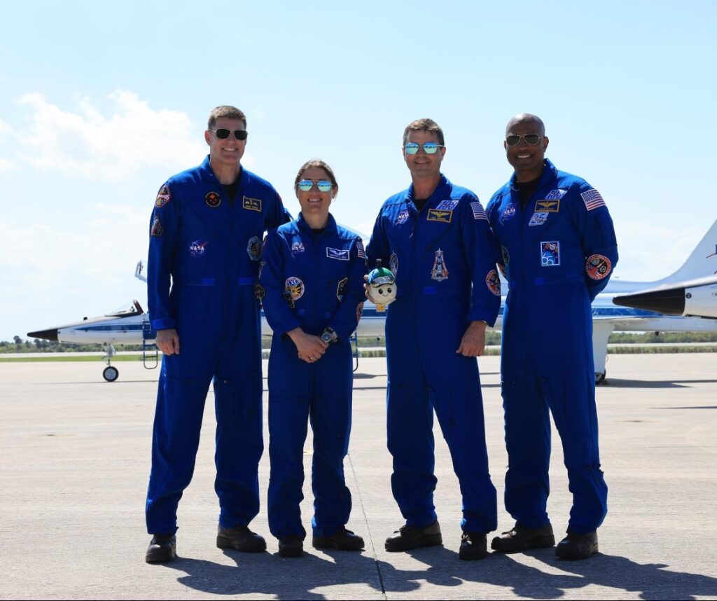 Posádka mise Artemis II po příletu na Floridu