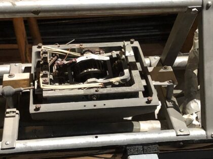 Gyroskop instalovaný uvnitř Goddardovy rakety z roku 1939. Zdroj: https://en.wikipedia.org/