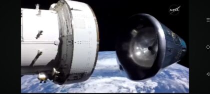 Oddělení Evropského servisního modulu od lodi Orion těsně před tím, než vstoupila do atmosféry