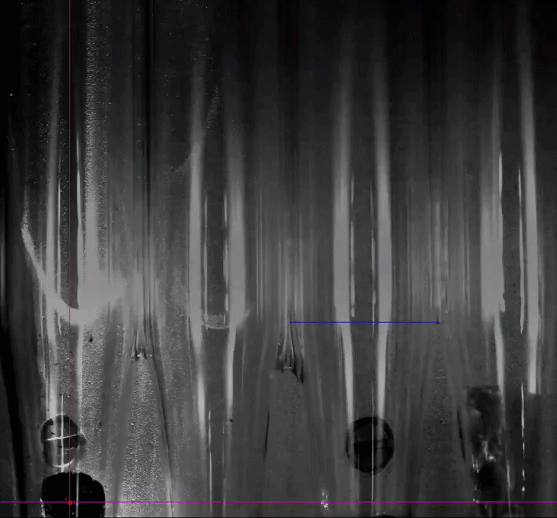 Kostky grafenu po ozáření laserem při suborbitálním letu doslova vystřelily vpřed.