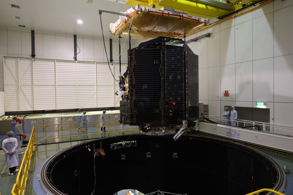 Plato opouští komoru LSS.