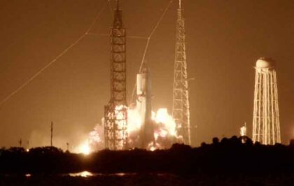 Statický zážeh před 4. letem rakety New Glenn se ošklivě nepovedl.