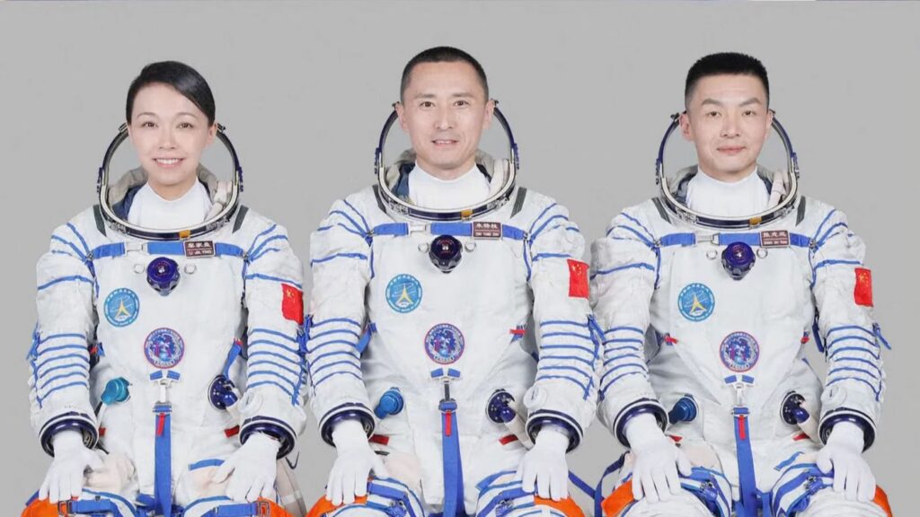 Posádka mise Shenzhou 23