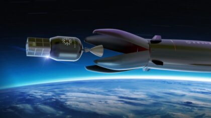 Takto by mělo vypadat vypouštění druhého stupně s nákladem z rakety Neutron
