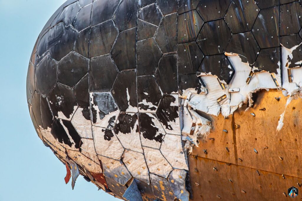 Detailní pohled na část tepelného štítu Starship S40