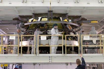 Orion pro Artemis III v integrační buňce FAST, 31. července 2026